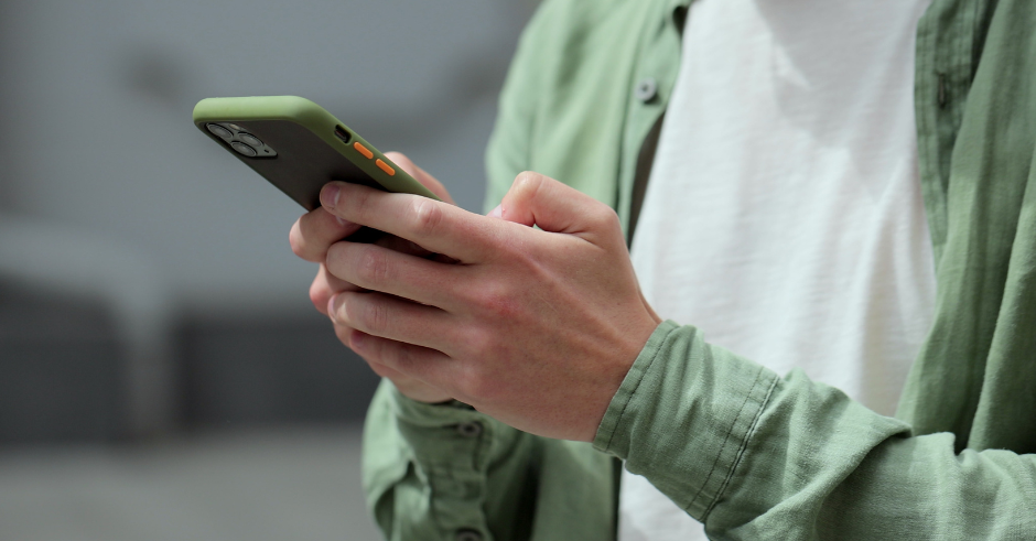 persontextmessagingonphone
